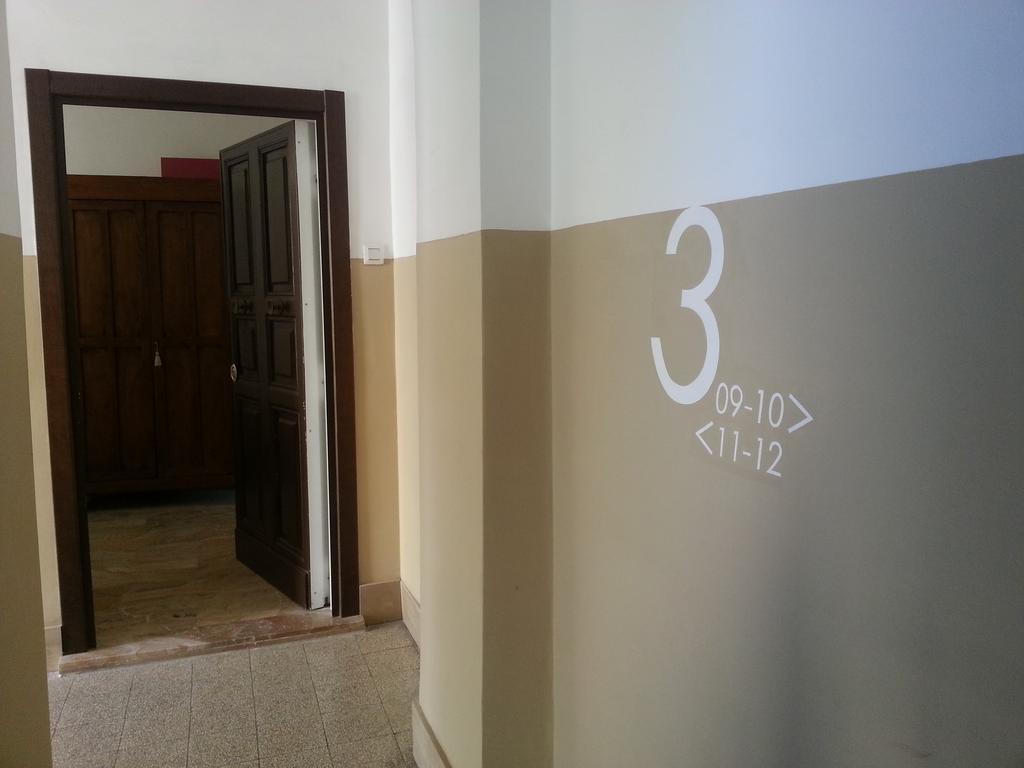 רומא Between Termini & Colosseo מראה חיצוני תמונה