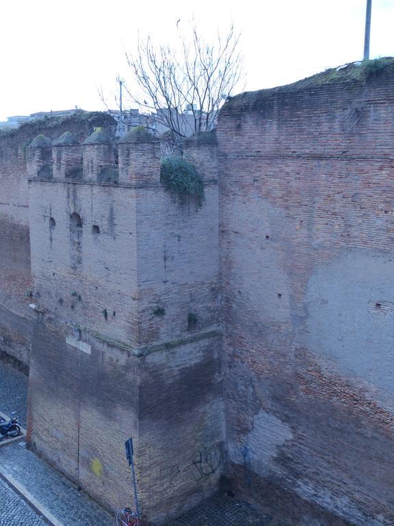 רומא Between Termini & Colosseo מראה חיצוני תמונה