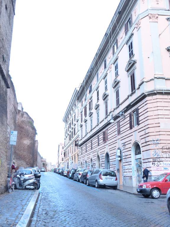 רומא Between Termini & Colosseo מראה חיצוני תמונה